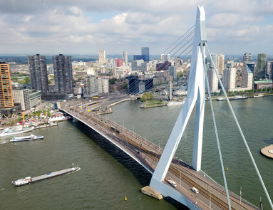 Roterdã - imagem da cidade do alto e Ponte Erasmus