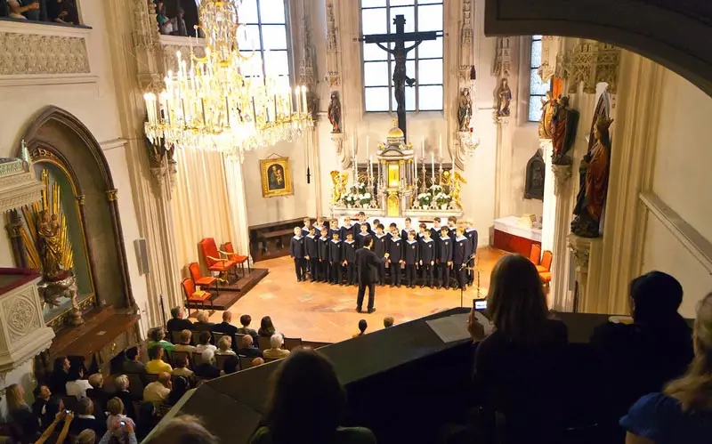 Coral Meninos de Viena (Vienna Boys Choir) na Capela do Hofburg (Musikkapelle)