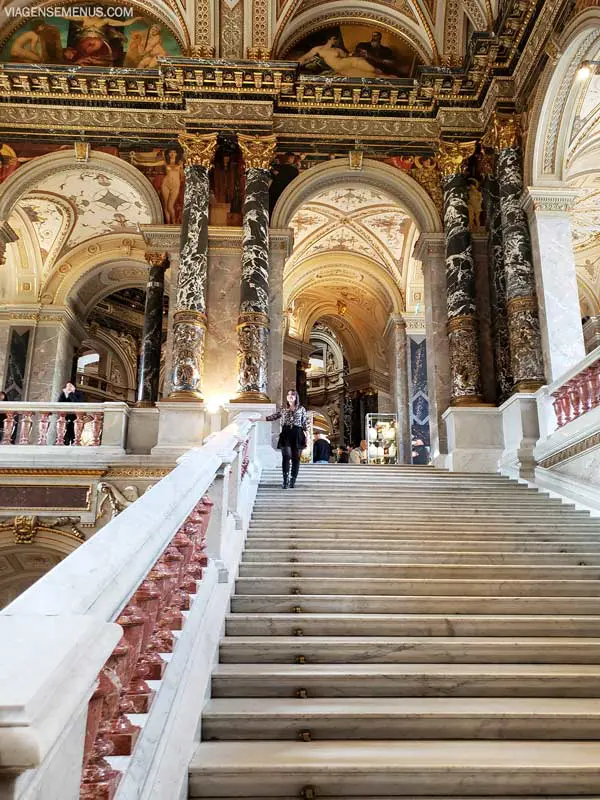 Kunsthistorisches Museum Viena (Museu de História da Arte) - escadaria principal