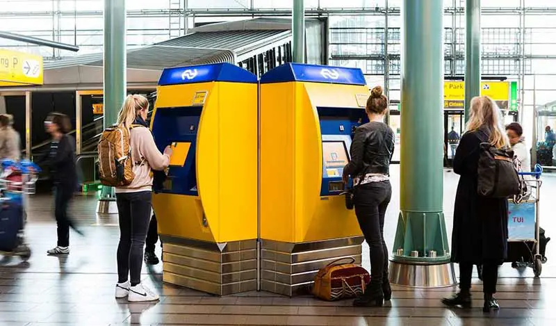 Estação de trem no Aeroporto de Amsterdam, Holanda, Schiphol