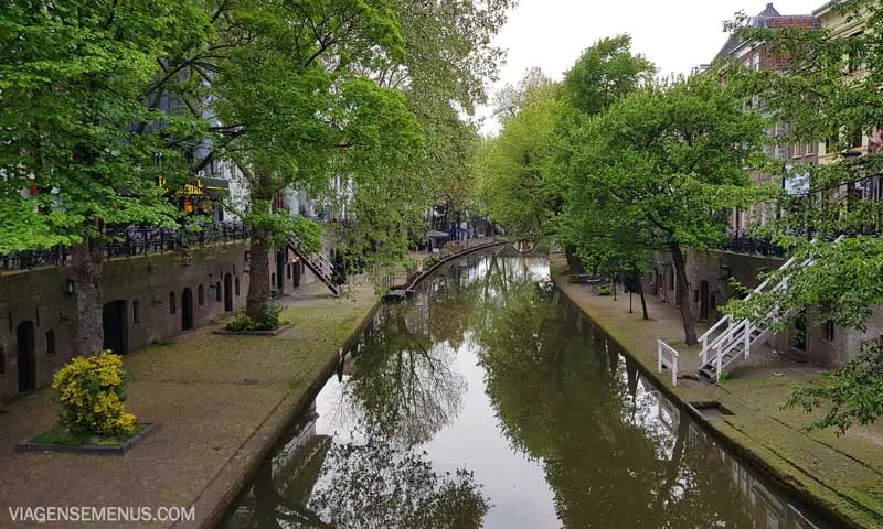 O que fazer em Utrecht, Holanda - imagem de um canal com margens bem arborizadas