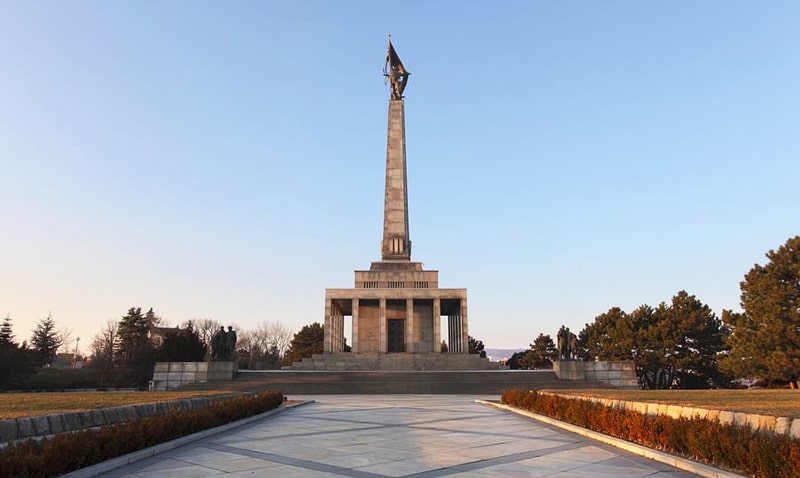 Atrações em Bratislava - Monumento Slavin