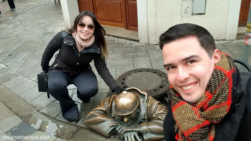 O que fazer em Bratislava - estátua Cumil