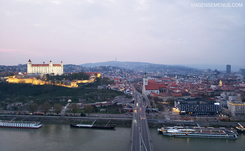 Vista para a cidade do observatório UFO
