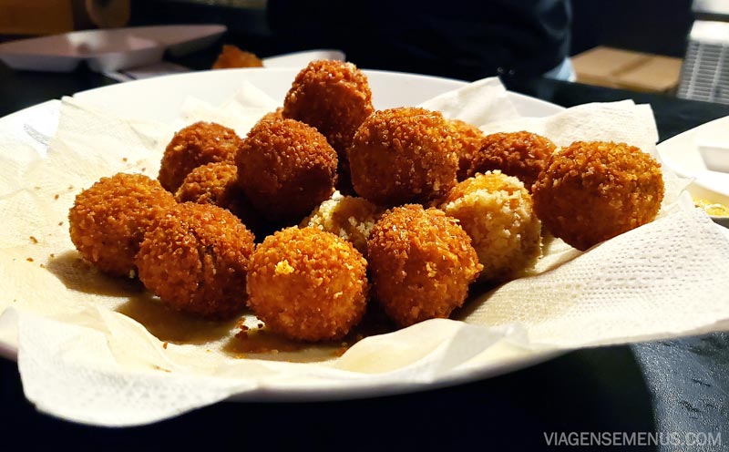 Comida típica holandesa - Bitterballen