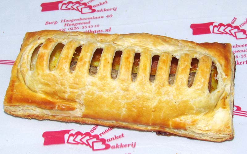 O que comer em Amsterdam - comida típica holandesa - Frikandelbroodje