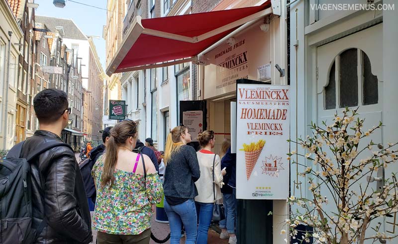 O que comer em Amsterdam - Patat - estande de batata frita