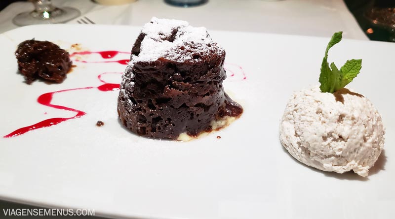 Passeio de barco com jantar em Budapeste - brownie