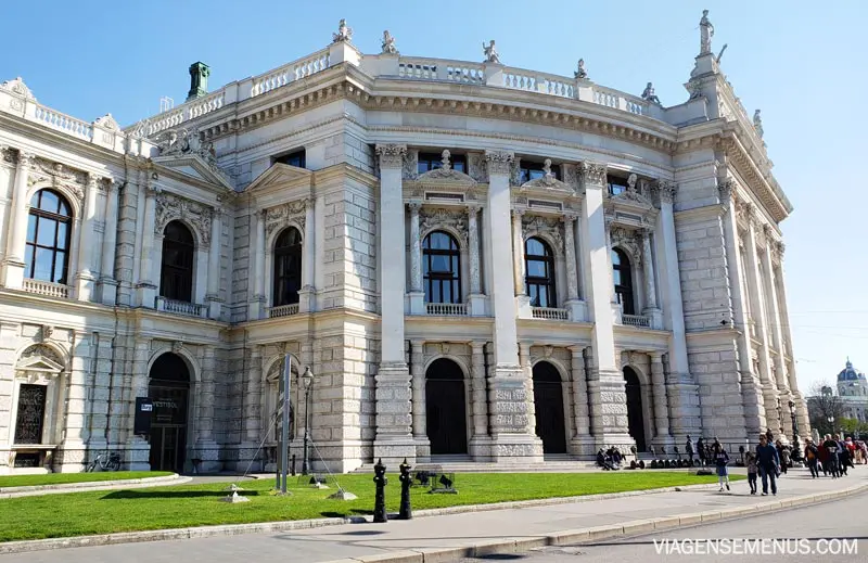 Onde se hospedar em Viena - construção clássica no Innere Stadt