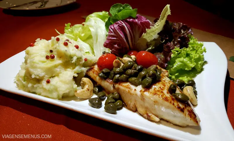 Restaurantes em Flecheiras - Nonô Pizzaria e Restaurante - prato de peixe grelhado