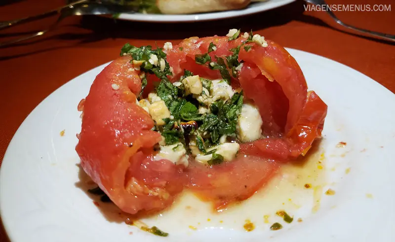 Onde comer em Flecheiras - Nonô Restaurante - tomate recheado